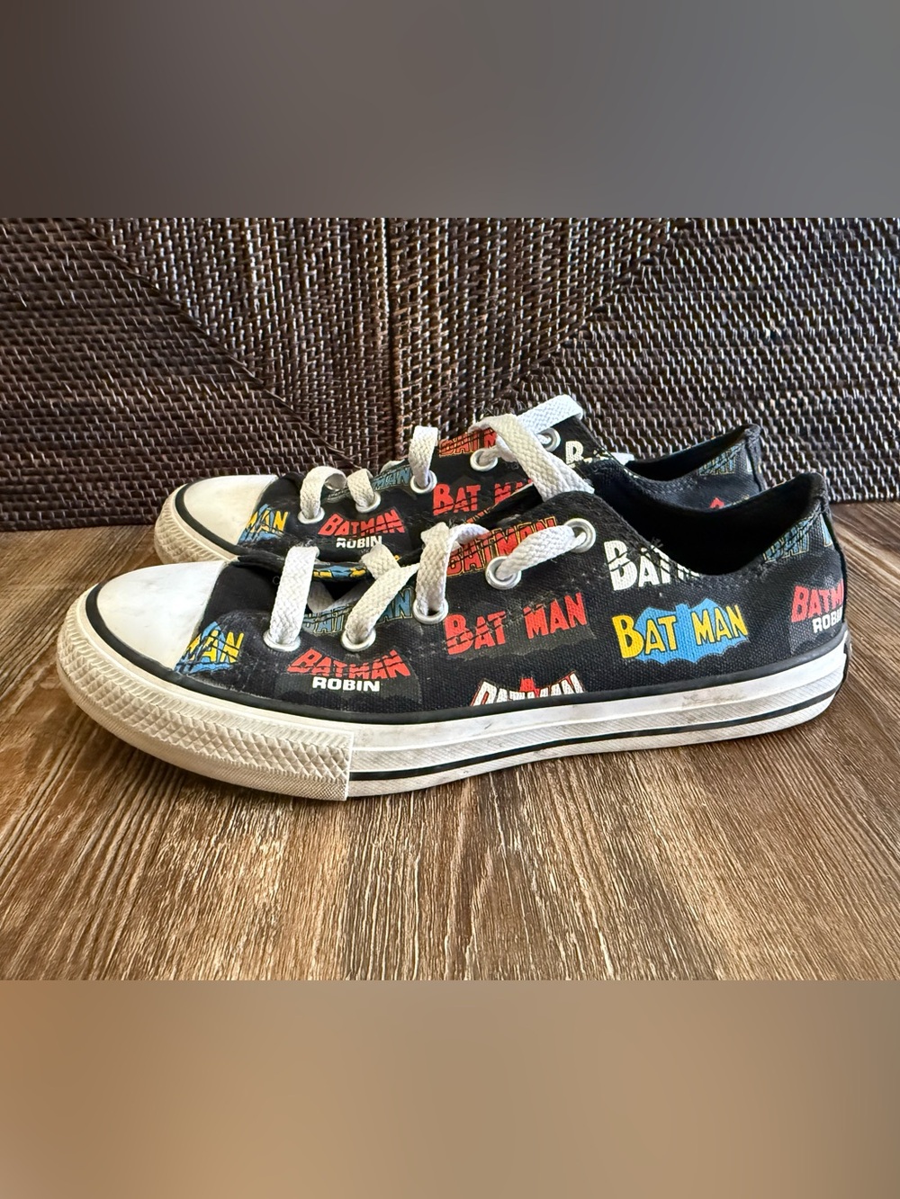Converse Kids Size 2 DC Comics x Chuck Taylor All Star Low Batman Sneakers